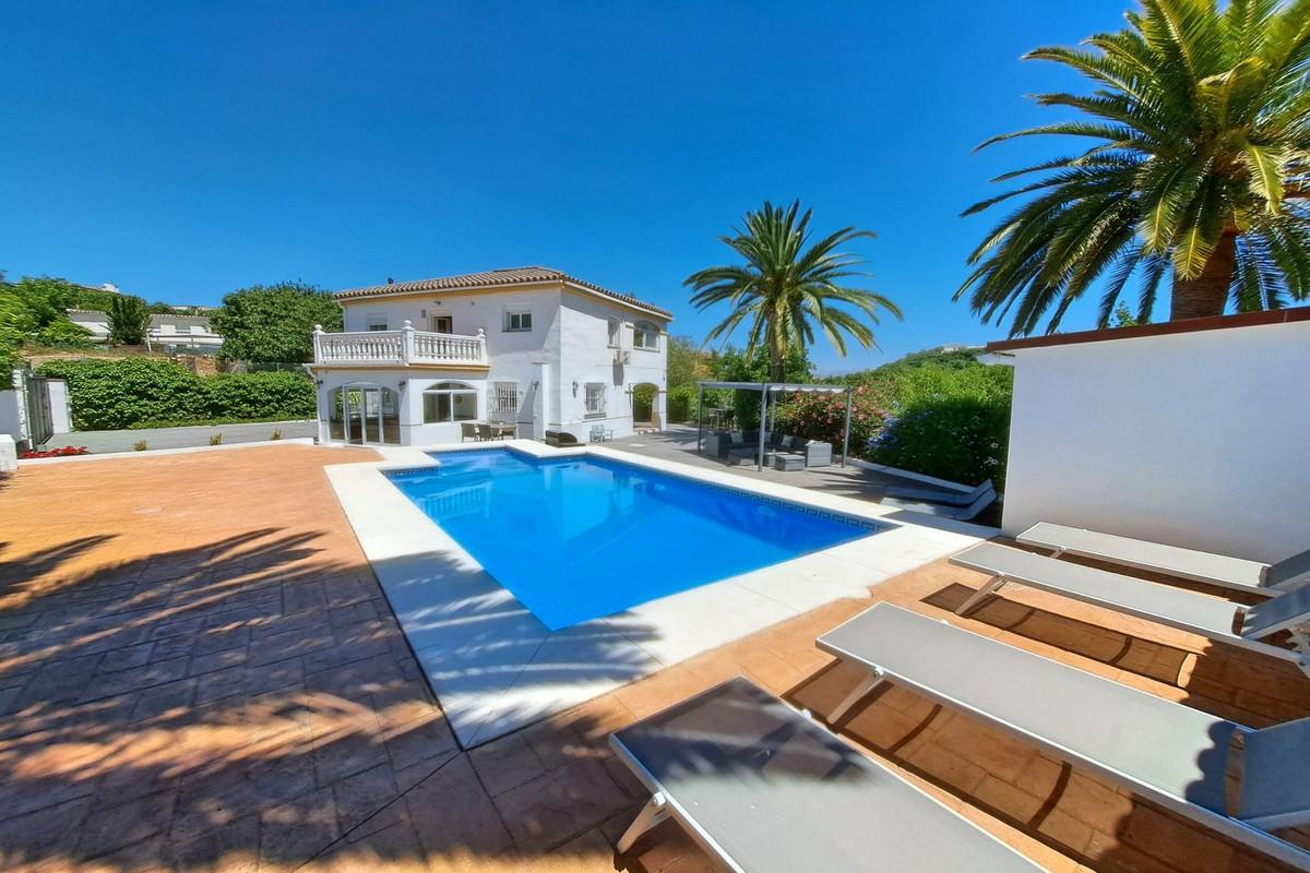 Villa Detached in Coín