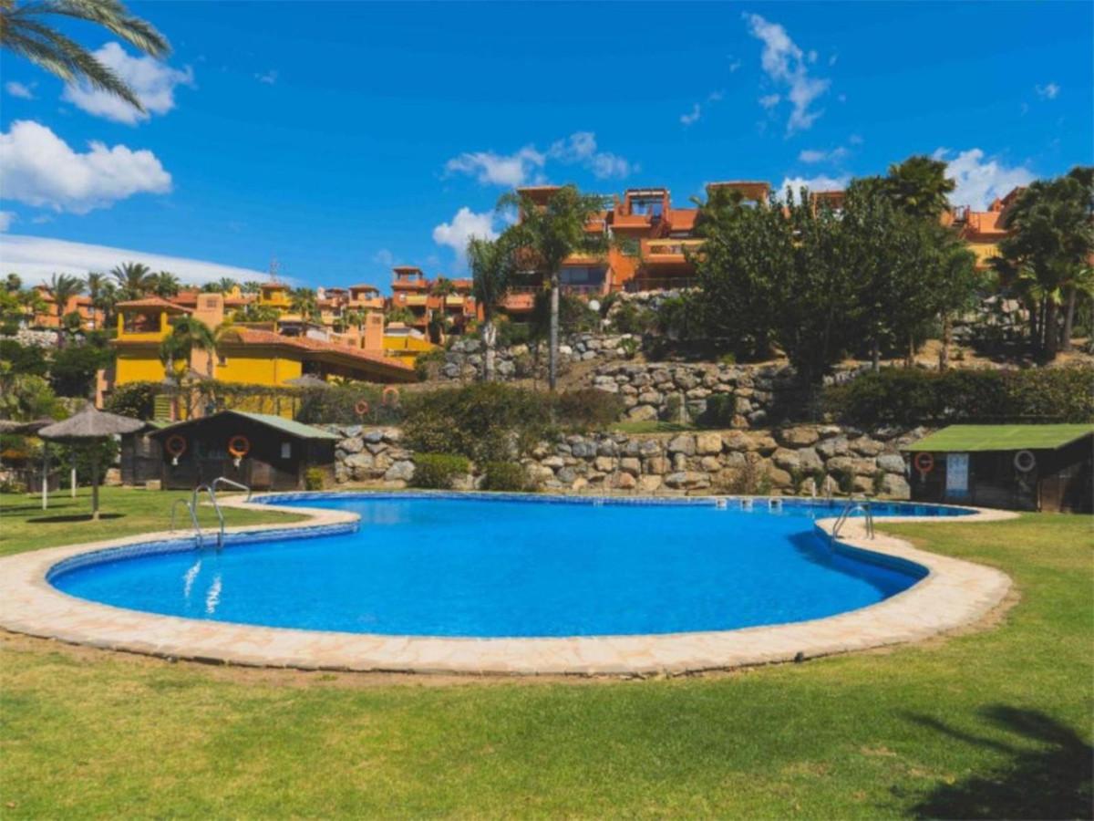 Apartment Middle Floor in Reserva de Marbella