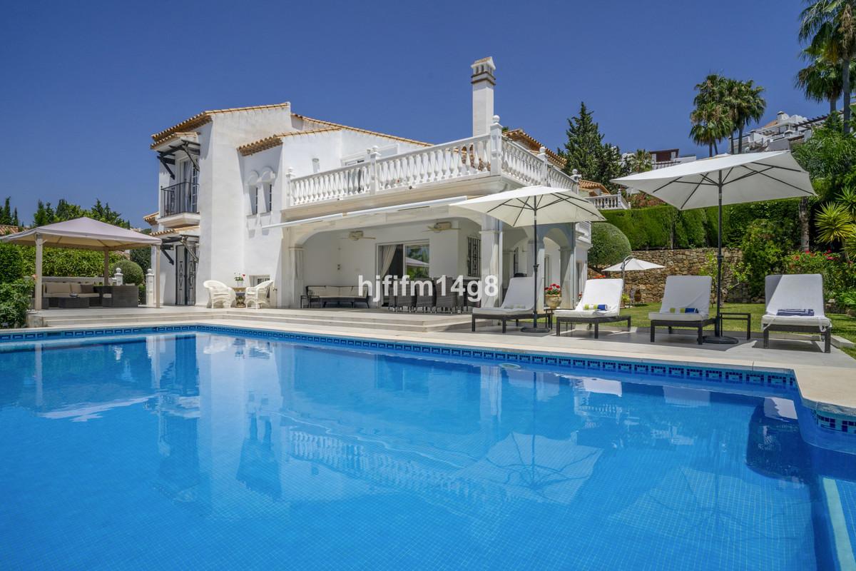 Villa Detached in Nueva Andalucía