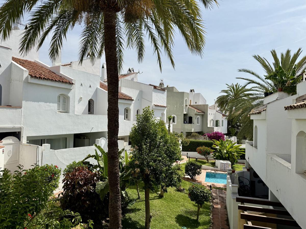Townhouse Terraced in Nueva Andalucía