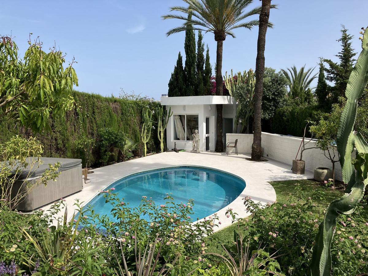 Villa Detached in Puerto Banús
