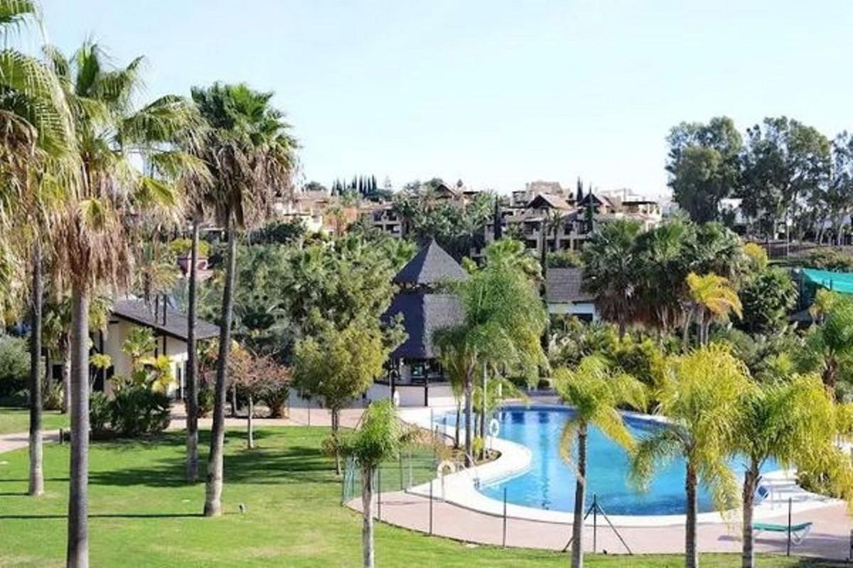 Apartment Middle Floor in Estepona
