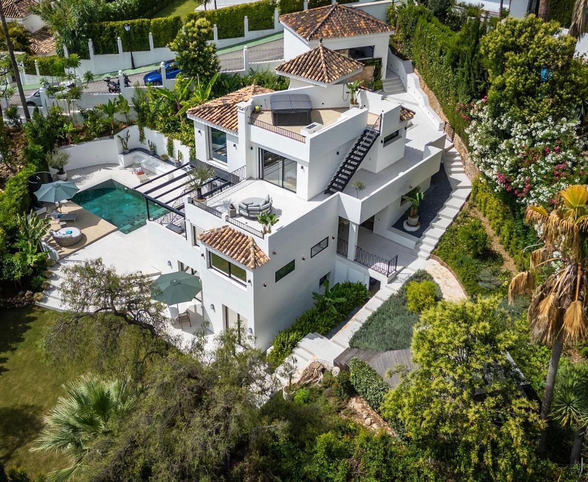 Villa Detached in Nueva Andalucía
