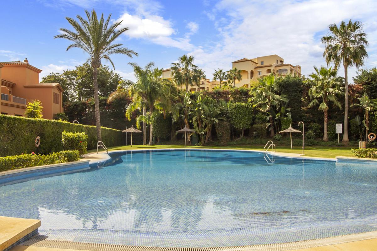 Apartment Middle Floor in Estepona