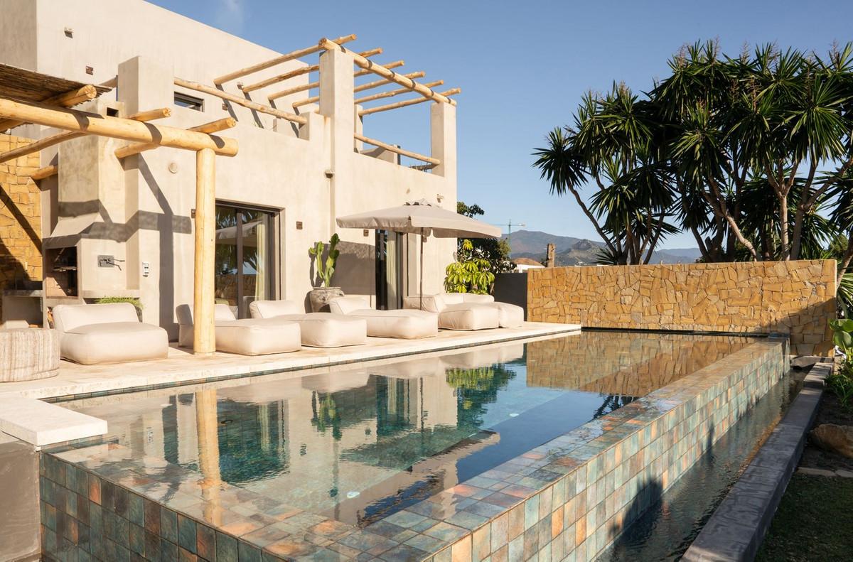 Villa Detached in Estepona