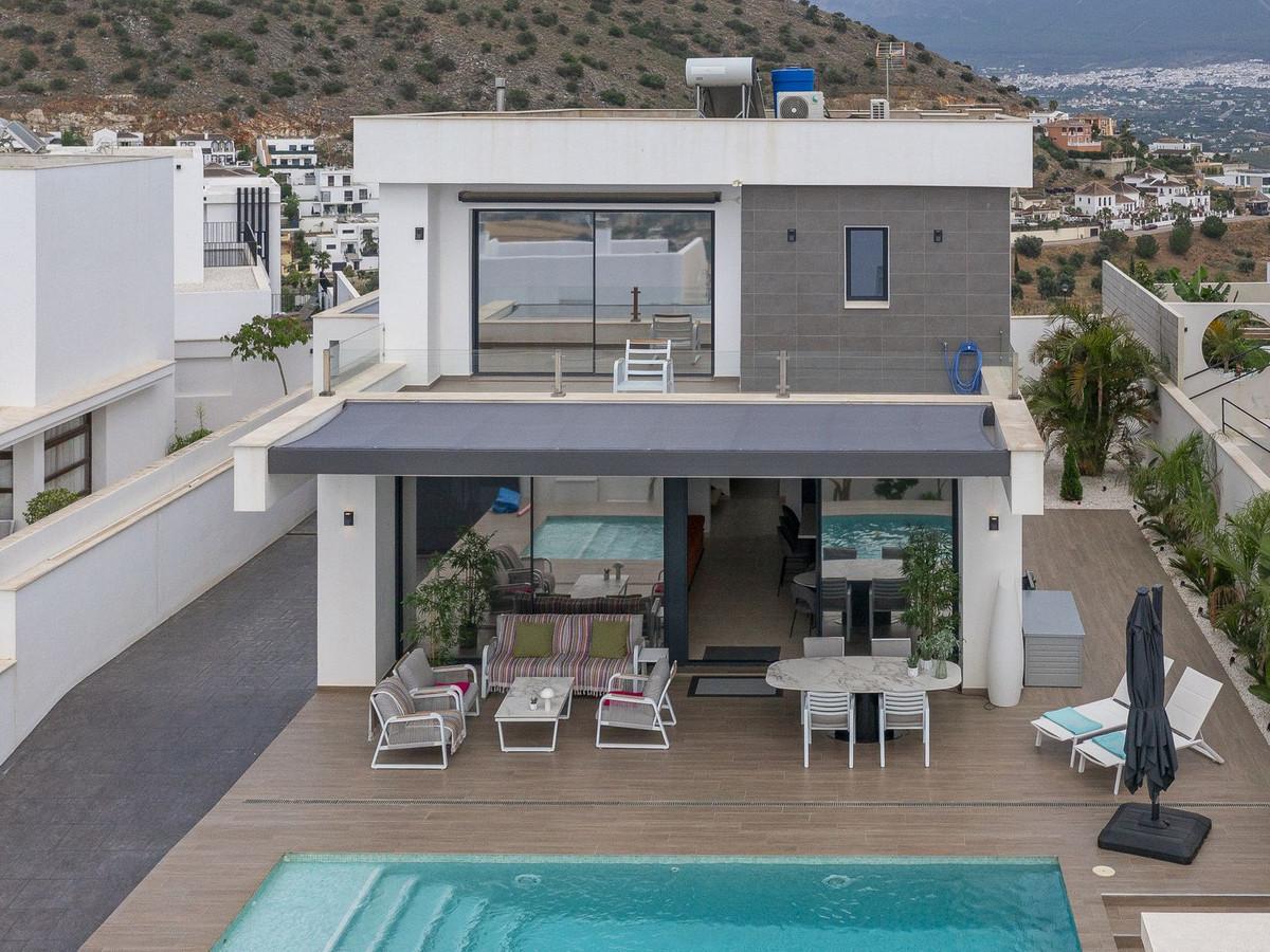 Villa Detached in Coín