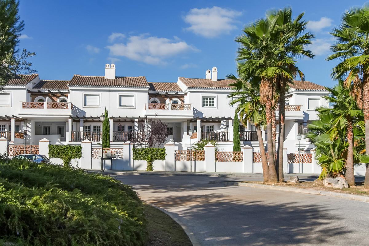 Villa Semi Detached in Lauro Golf