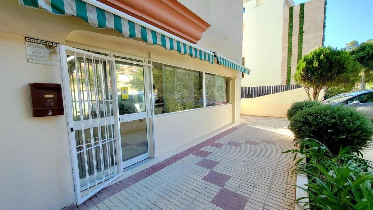 Commercial Commercial Premises in Estepona