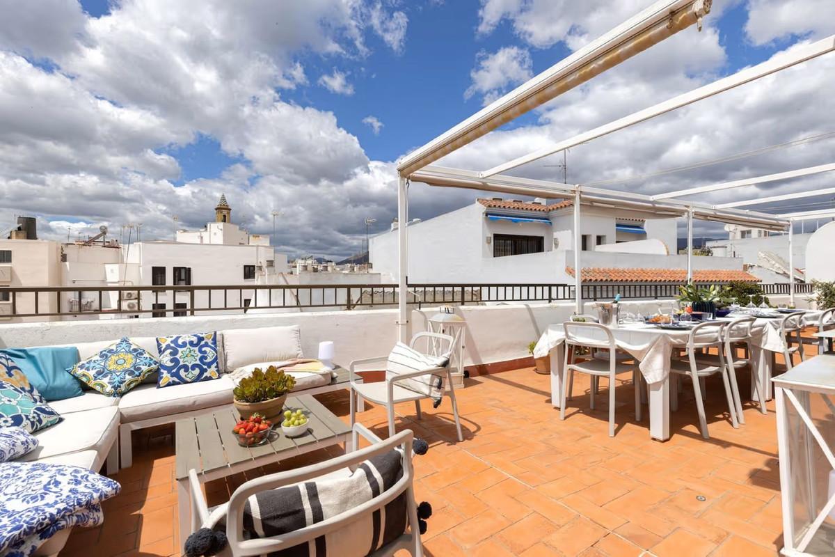 Apartment Penthouse in Estepona
