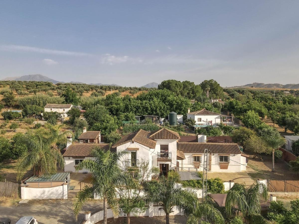 Villa Detached in Coín