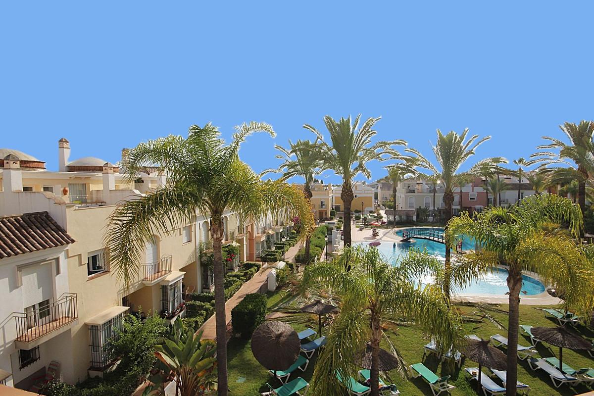 Townhouse Terraced in Bahía de Marbella
