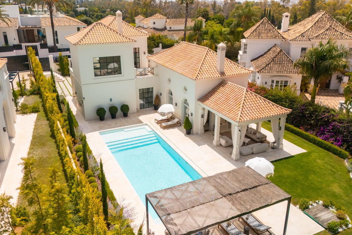 Villa Detached in Nueva Andalucía