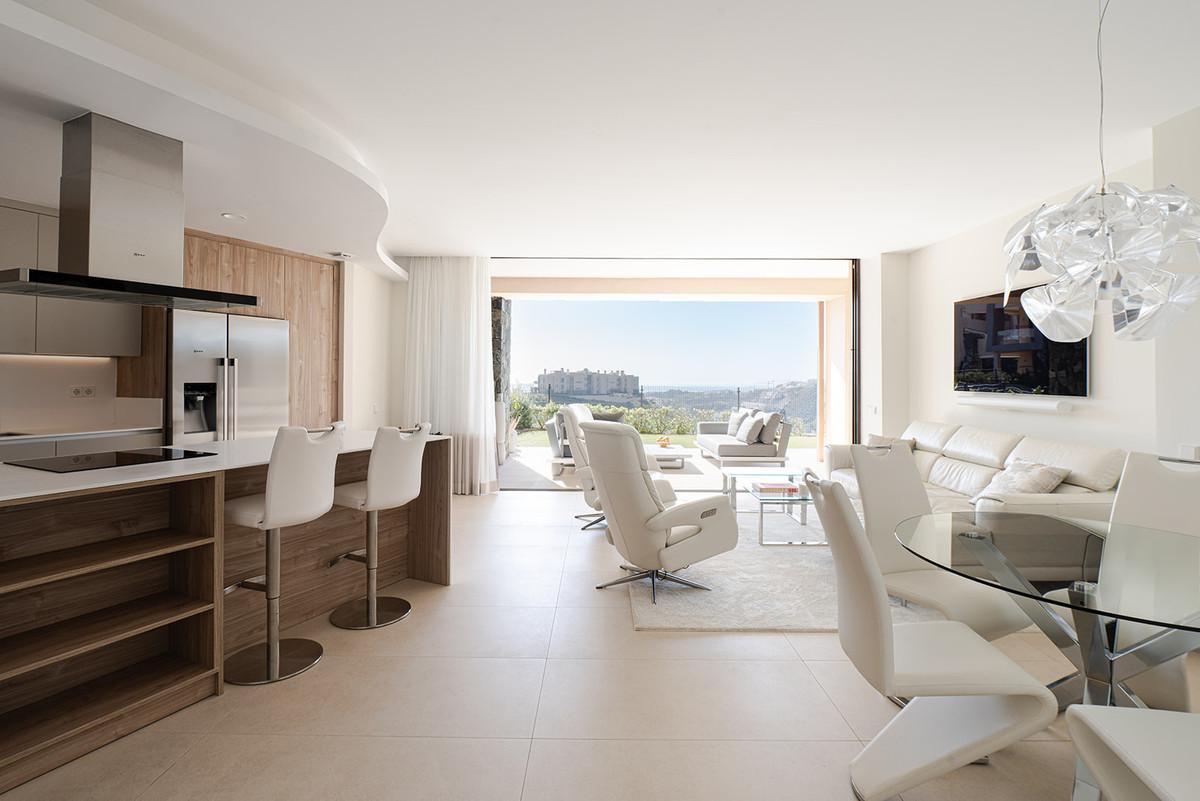 Apartment Middle Floor in Benahavís