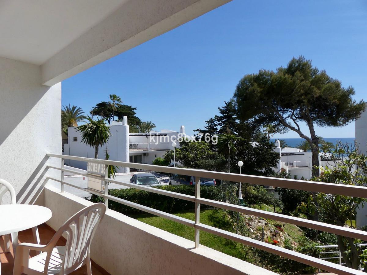Apartment Middle Floor in Calahonda