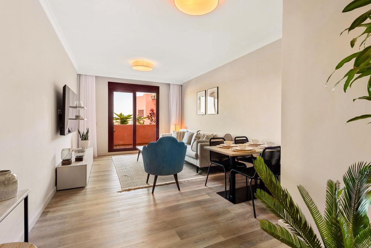 Apartment Middle Floor in Benahavís