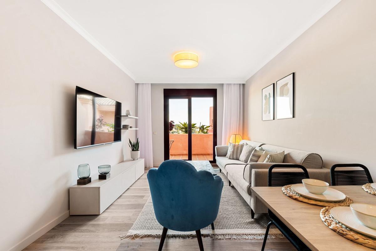 Apartment Middle Floor in Benahavís