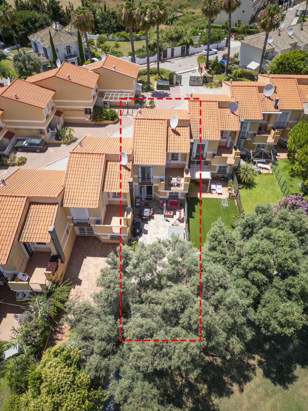 Townhouse Terraced in La Duquesa
