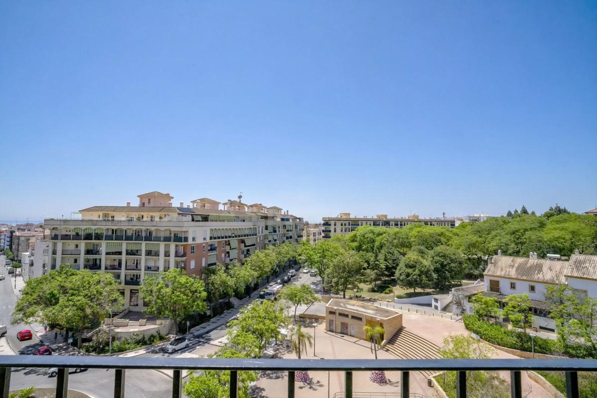 Apartment Middle Floor in Estepona