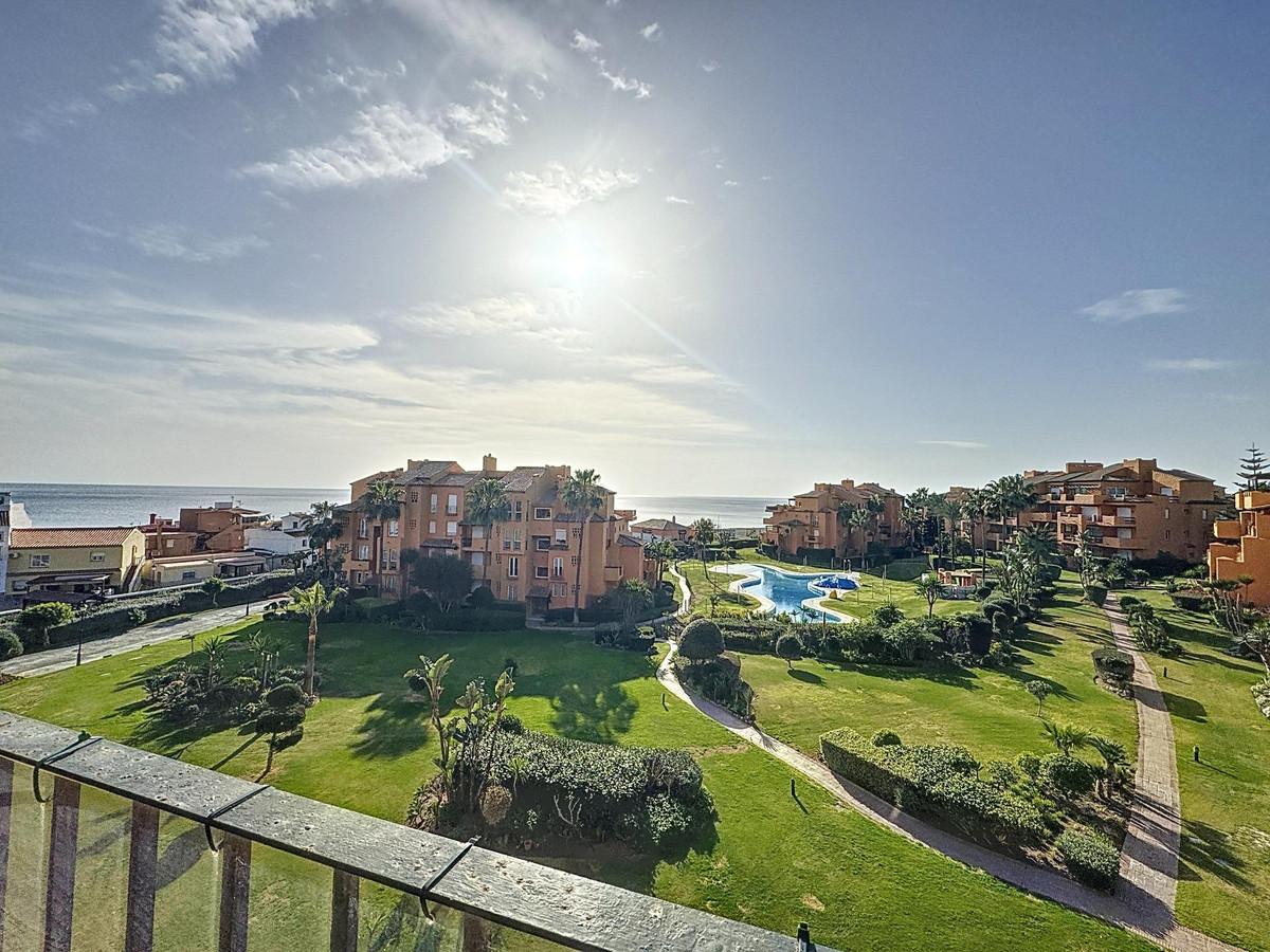 Apartment Penthouse in Manilva