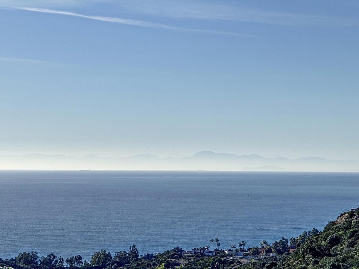 Apartment Penthouse in Manilva
