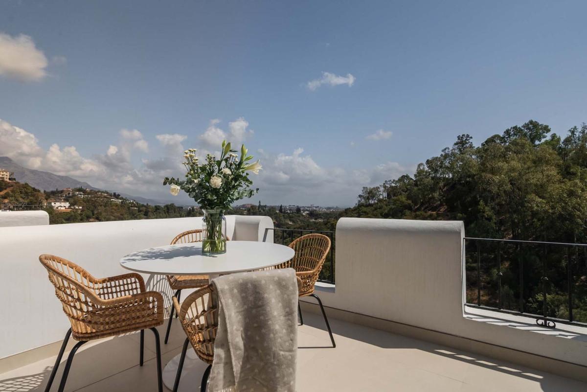 Apartment Middle Floor in Benahavís