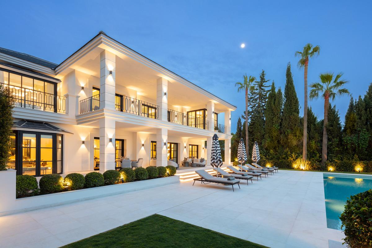 Villa Detached in Sierra Blanca