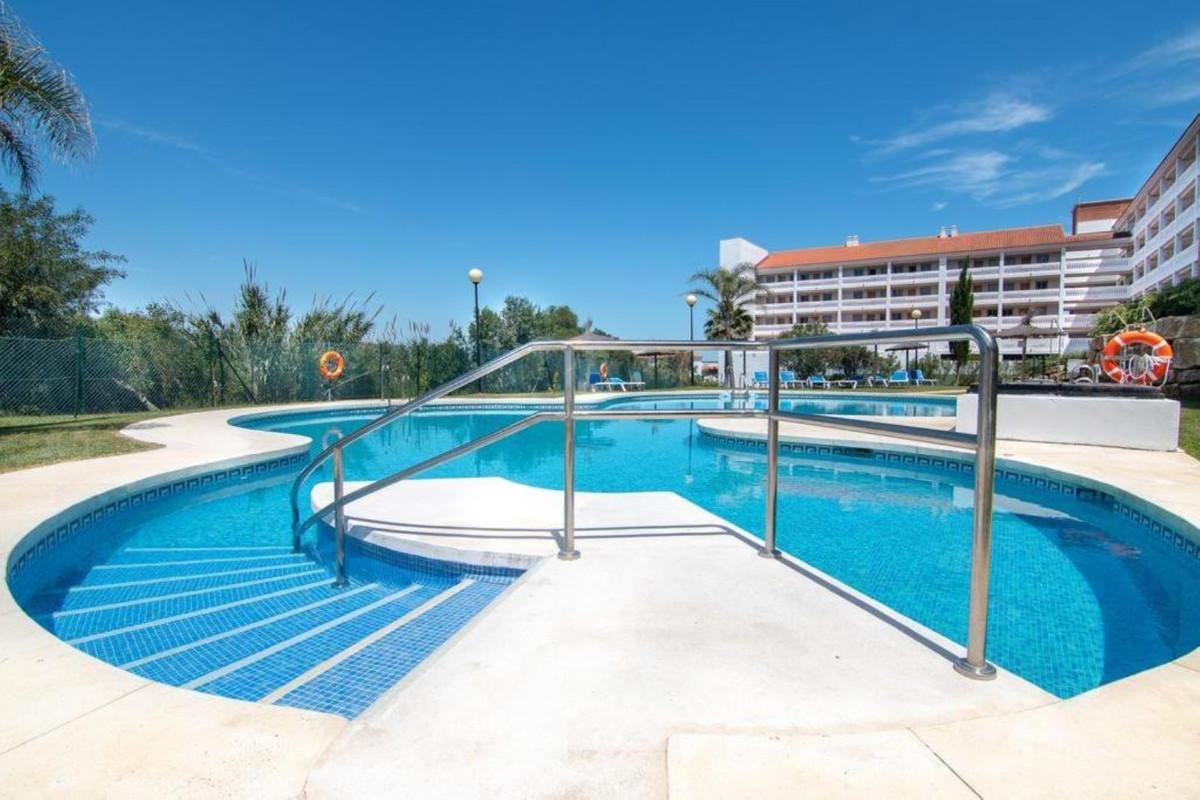 Apartment Middle Floor in Manilva