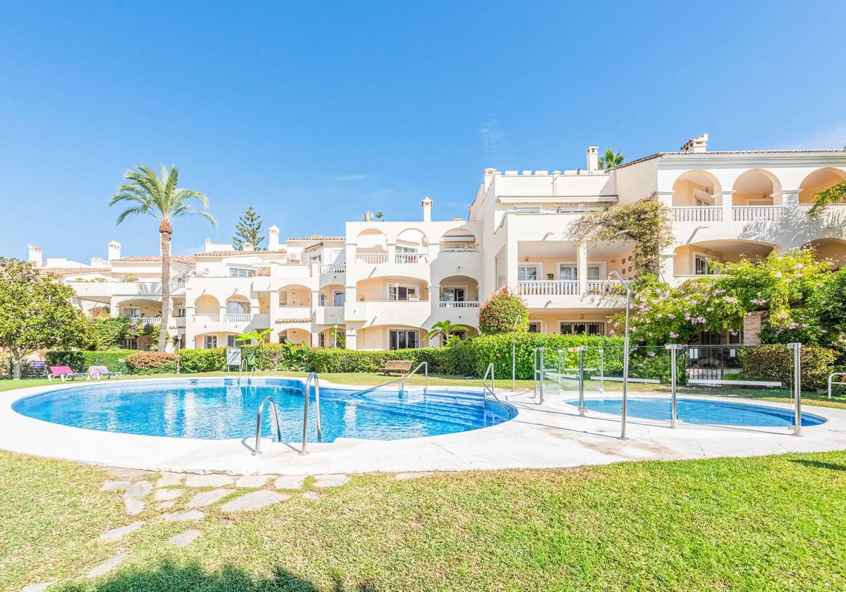 Apartment Ground Floor in El Paraiso