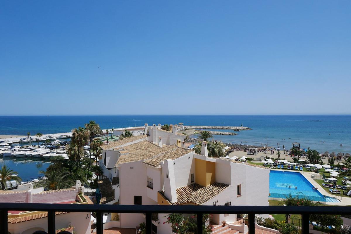 Apartment Middle Floor in Puerto de Cabopino