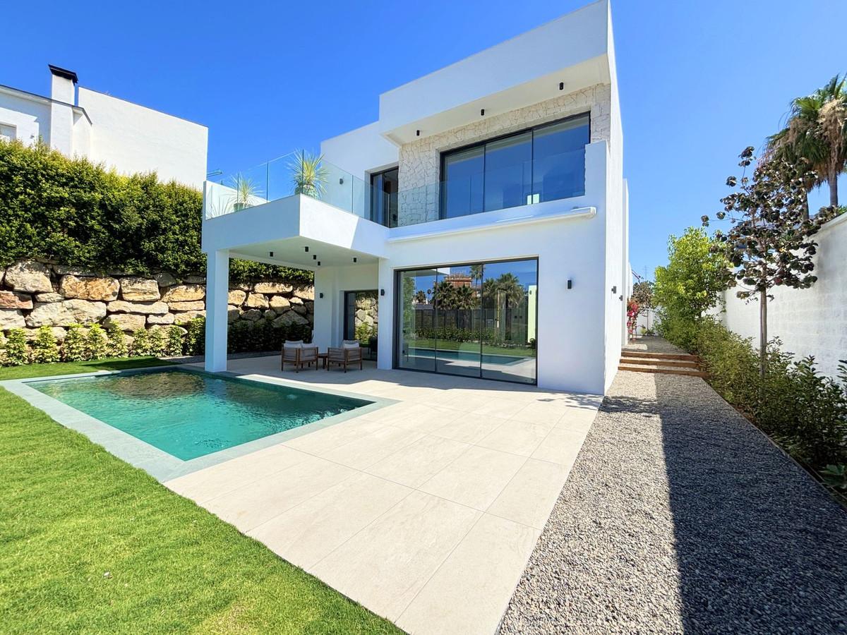 Villa Detached in Estepona