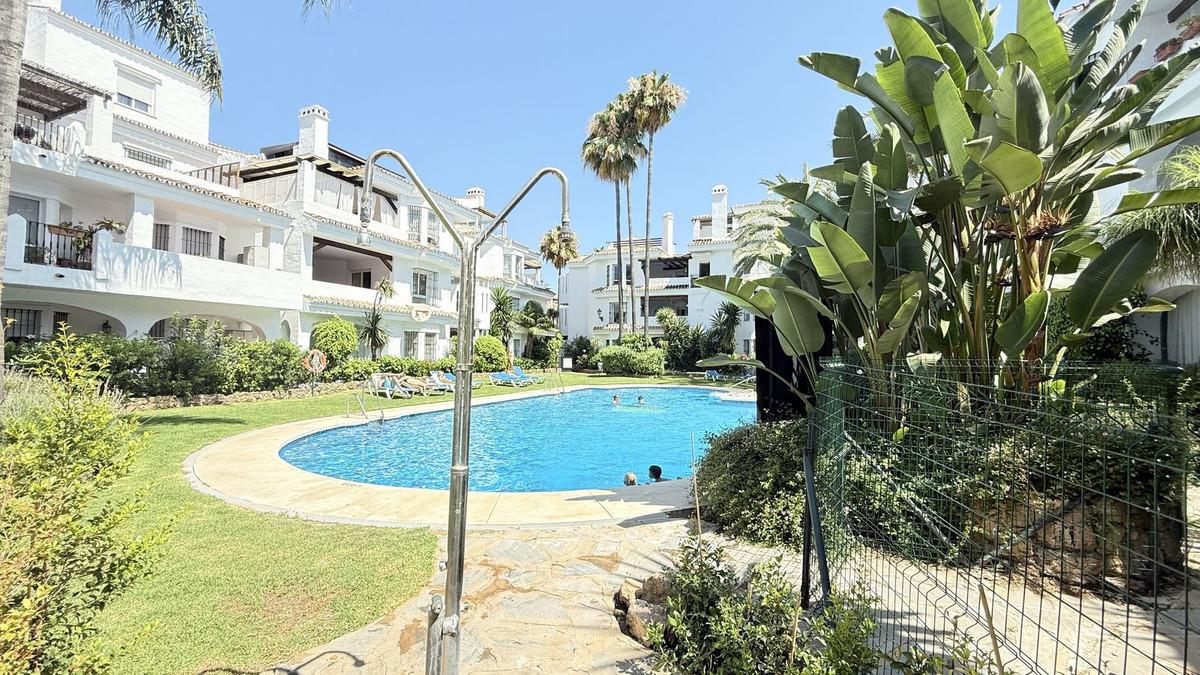 Apartment Middle Floor in Nueva Andalucía