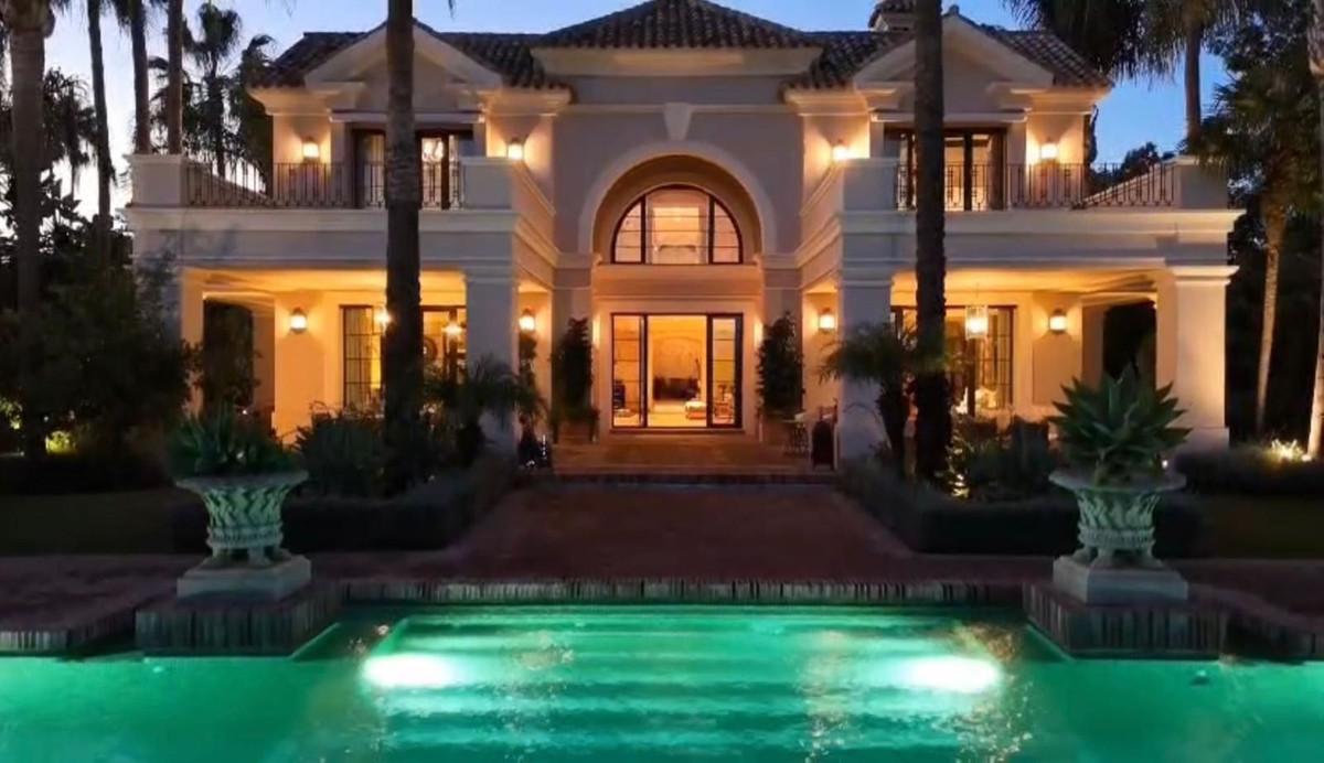 Villa Detached in Guadalmina Baja