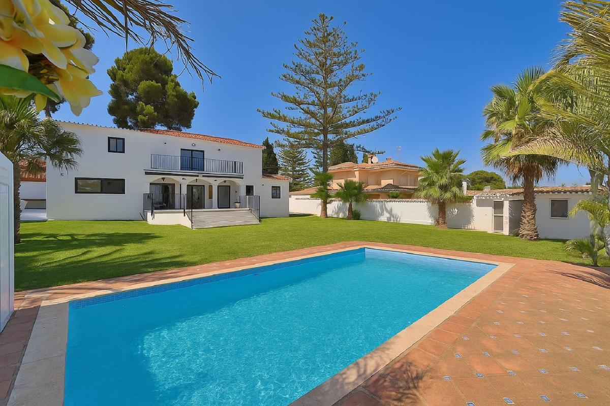 Villa Detached in El Coto