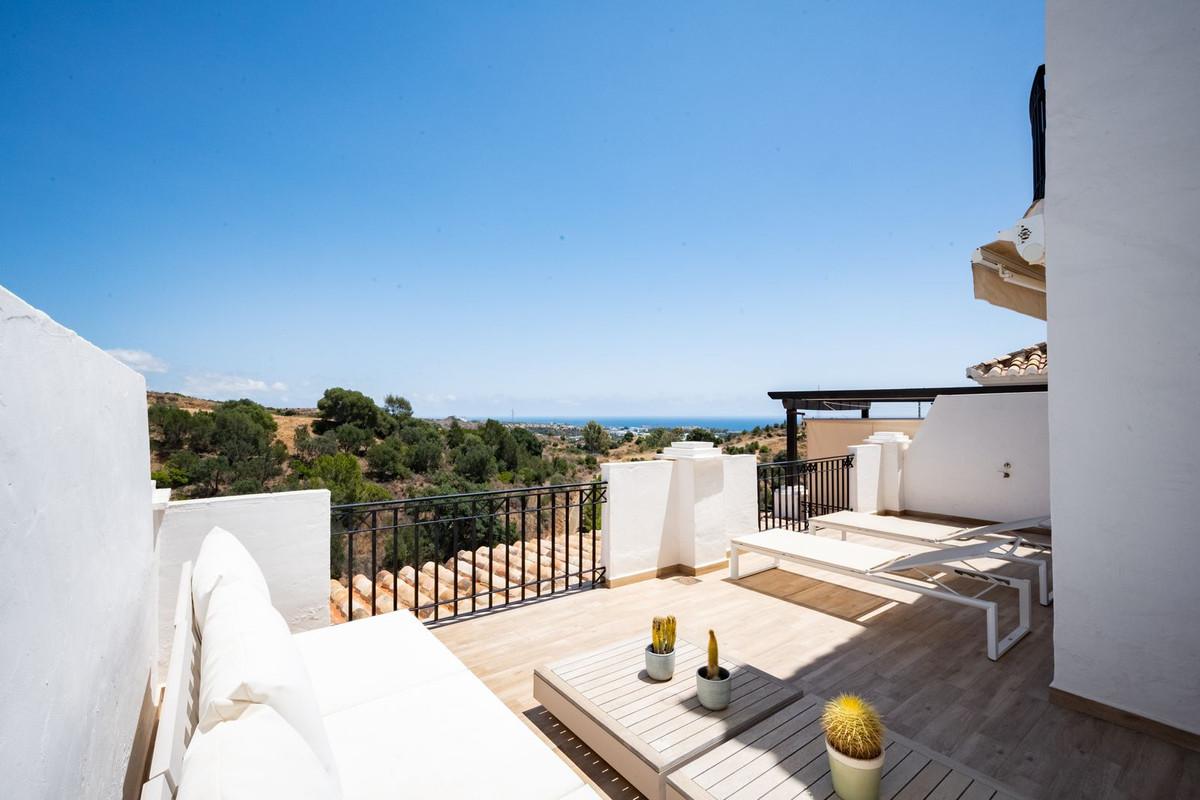 Apartment Penthouse in Altos de los Monteros