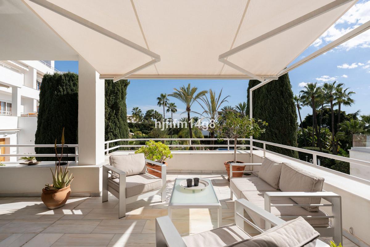 Apartment Middle Floor in Nueva Andalucía