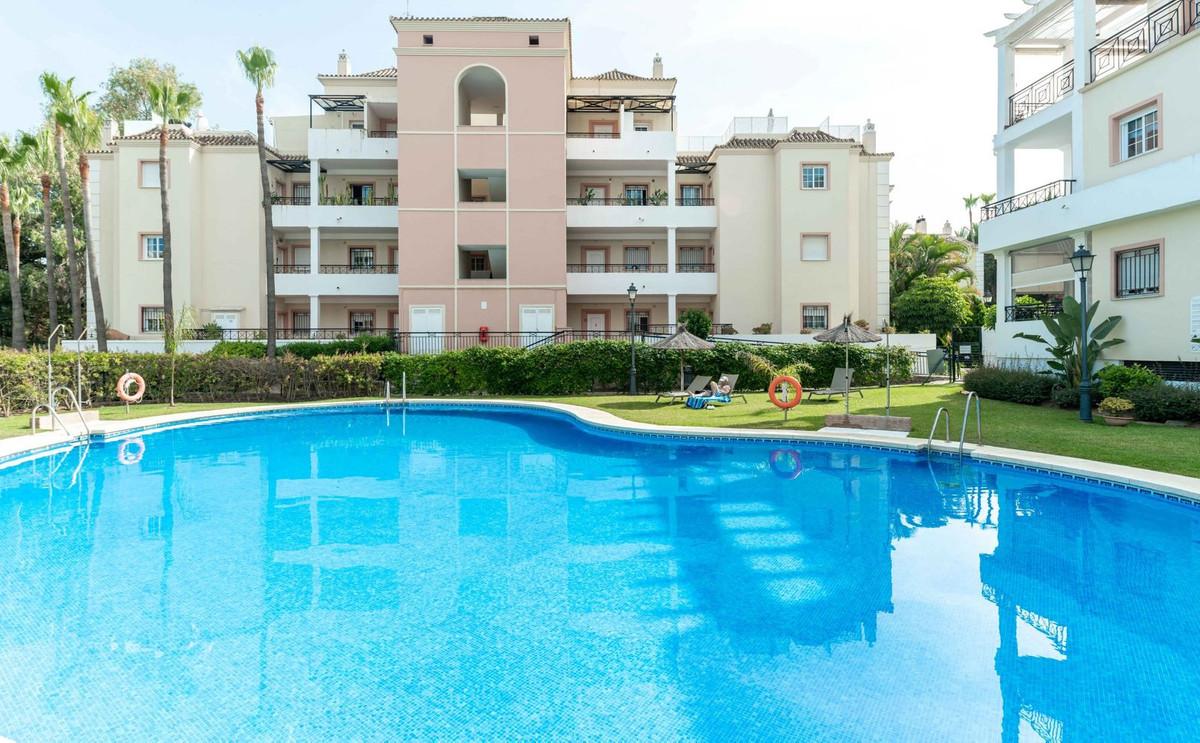 Apartment Middle Floor in Nueva Andalucía