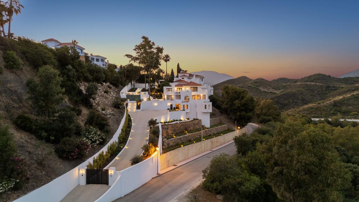 Villa Detached in Nueva Andalucía