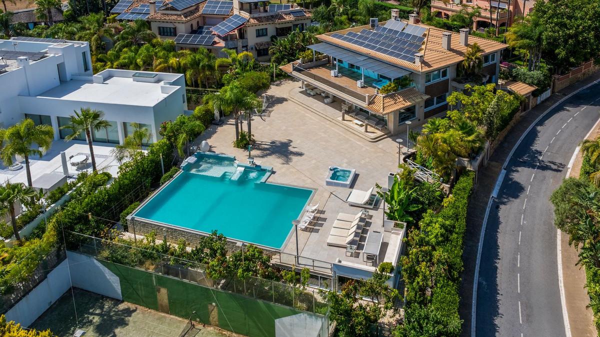 Villa Detached in Los Monteros