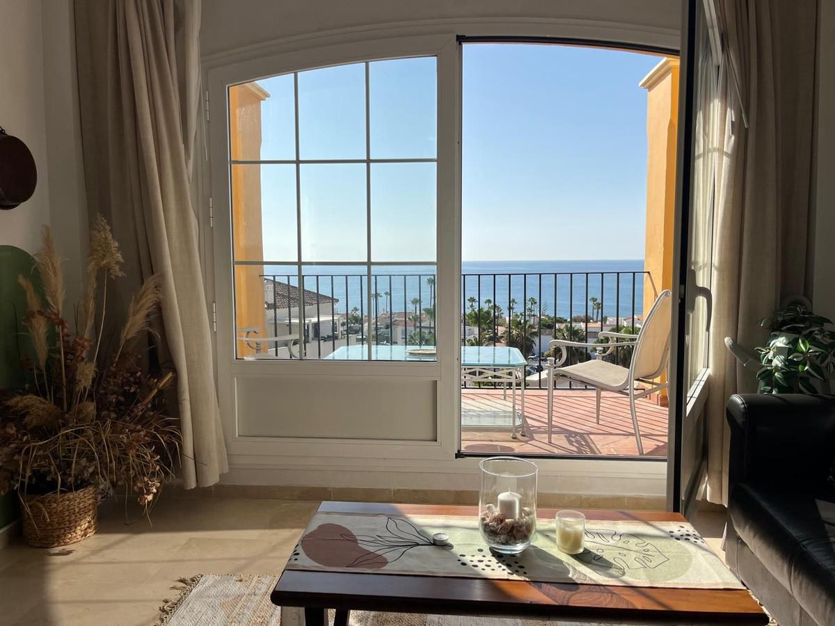 Apartment Penthouse in Manilva