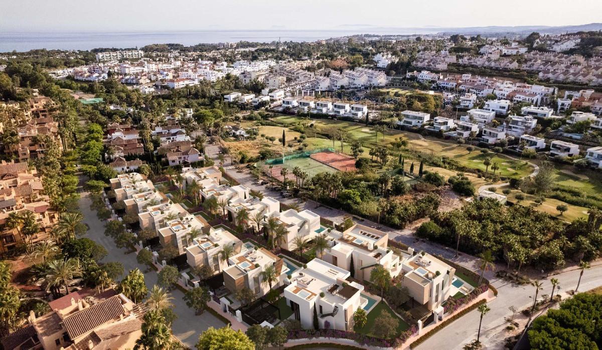 House Detached Villa in Estepona