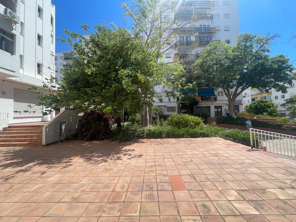 Commercial Commercial Premises in Estepona