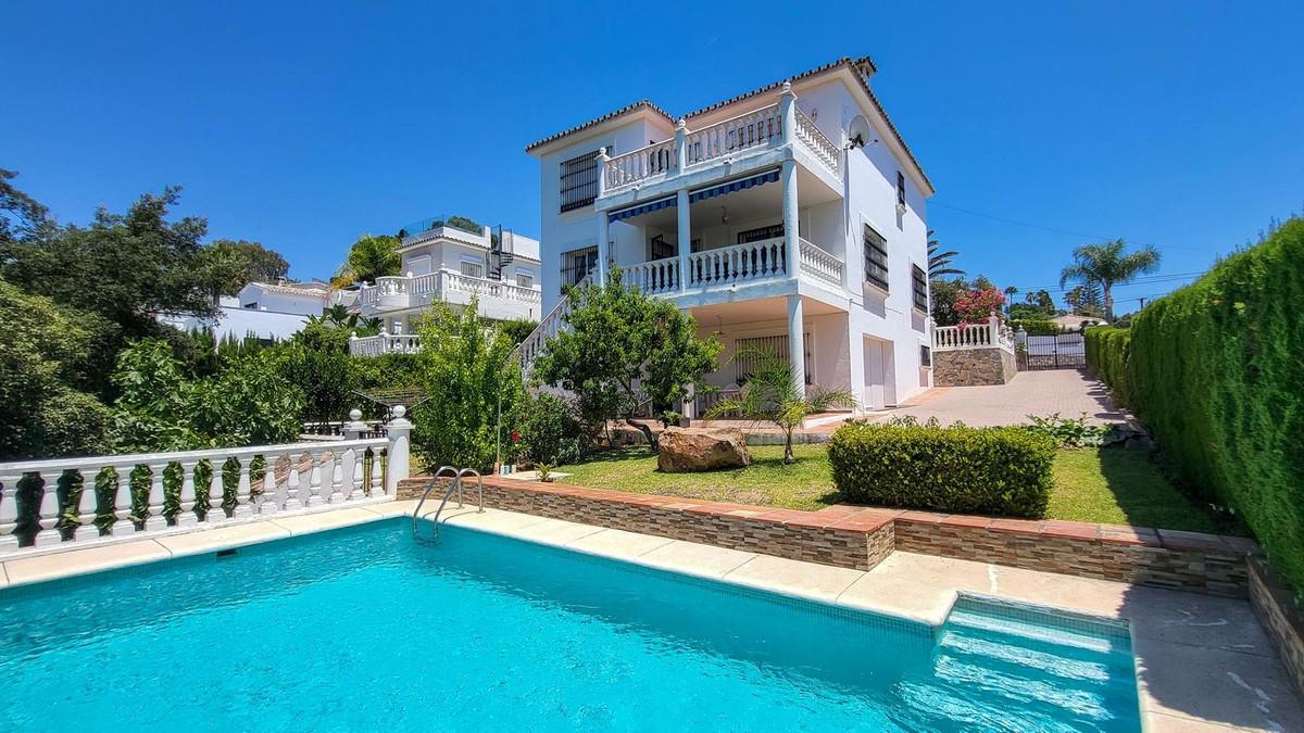Villa Detached in Elviria