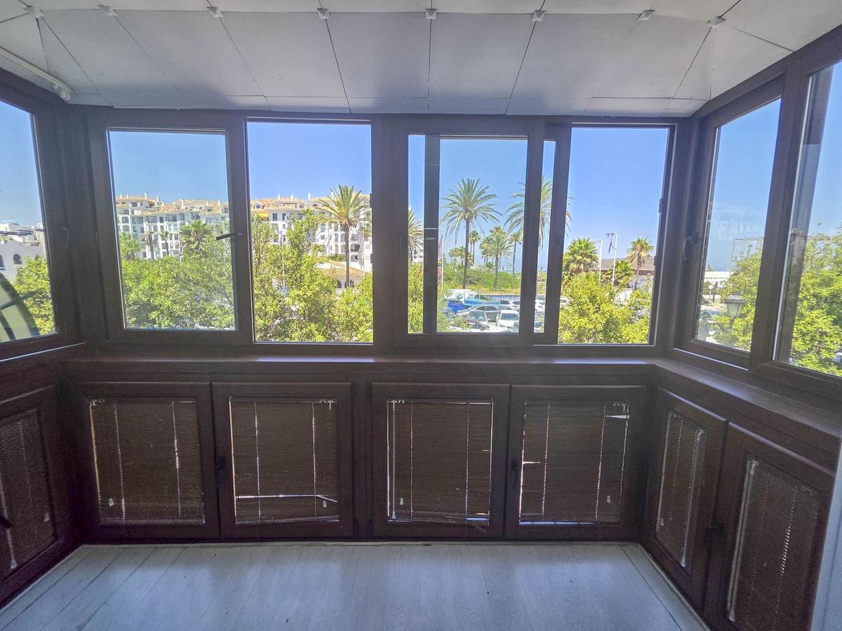Studio Middle Floor in La Duquesa