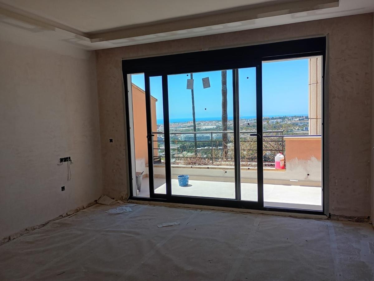 Apartment Middle Floor in Nueva Andalucía