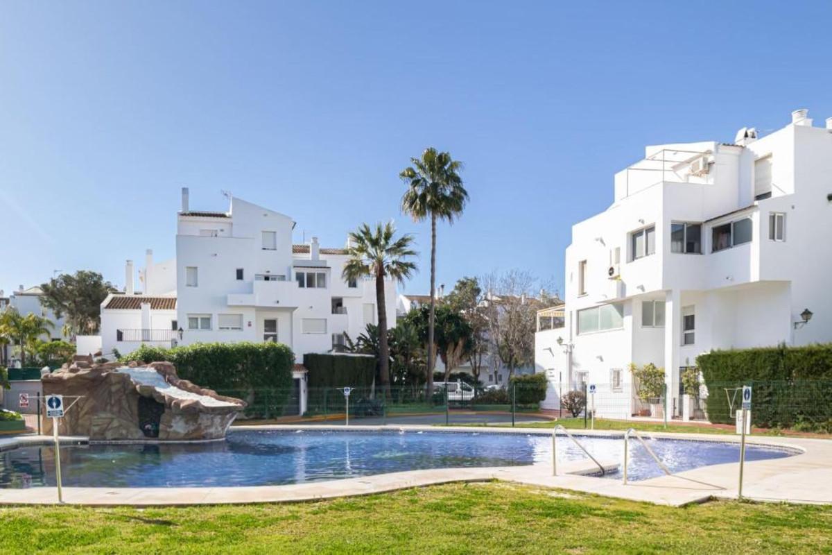 Apartment Middle Floor in Elviria