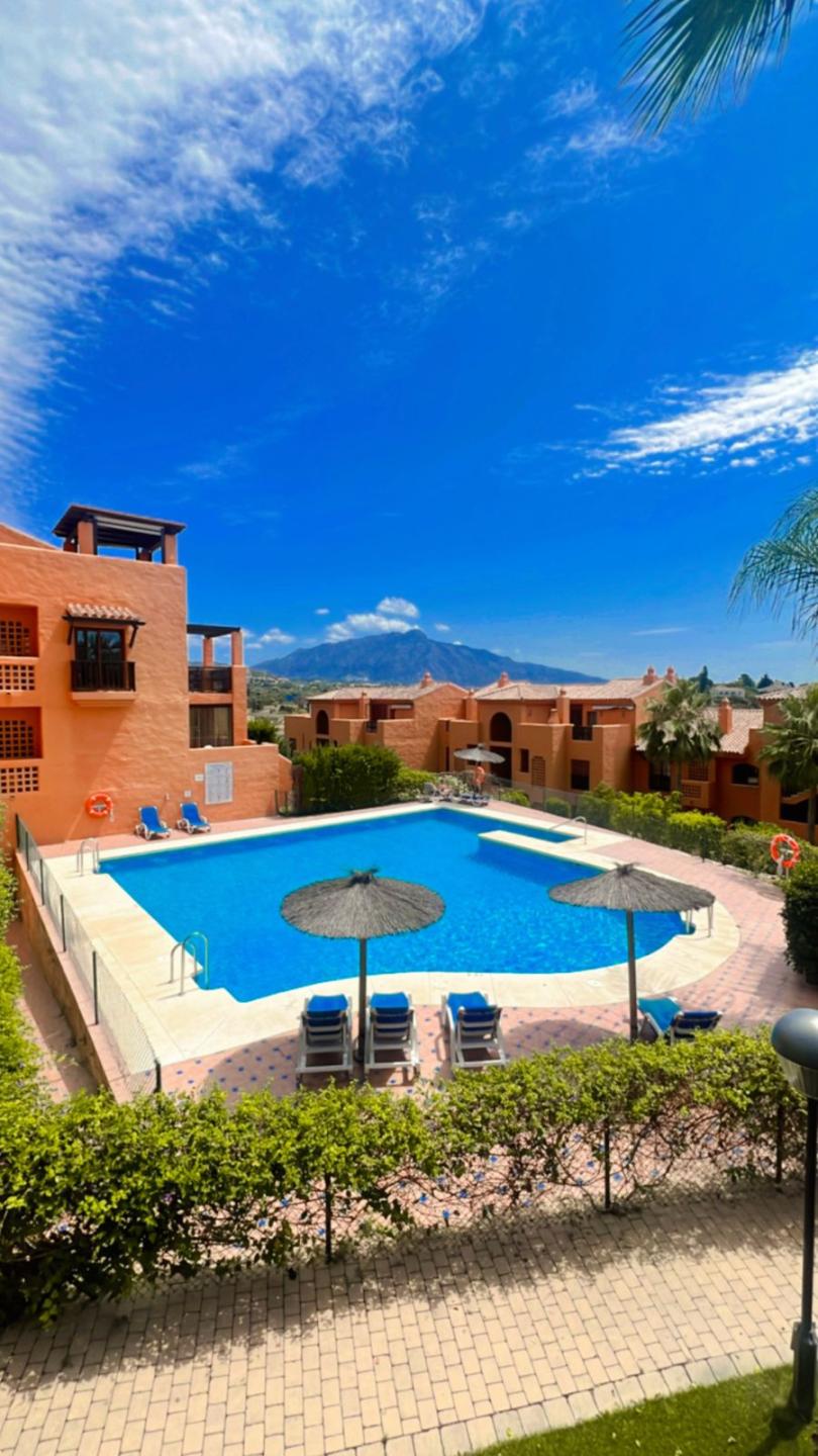 Apartment Middle Floor in Benahavís