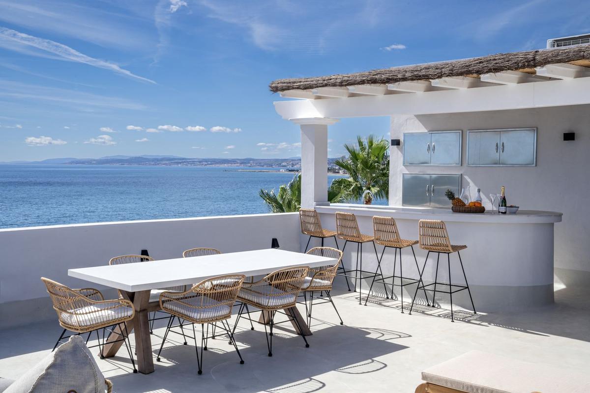 Apartment Penthouse in Estepona