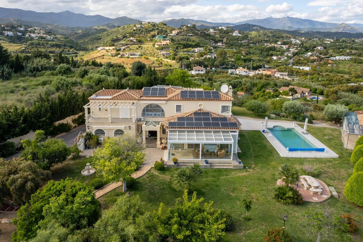 Villa Detached in Estepona