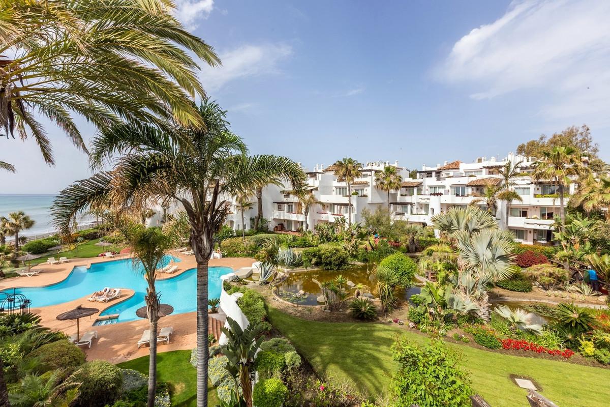 Apartment Penthouse in Puerto Banús