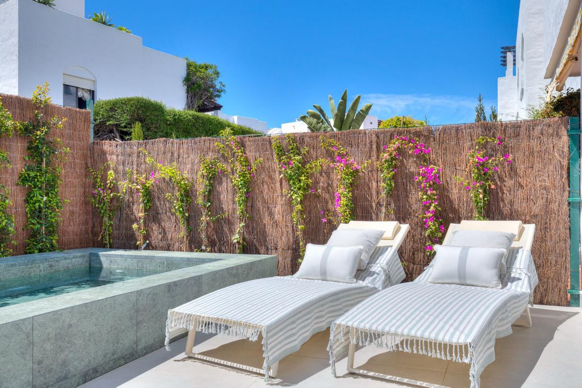Townhouse Terraced in Guadalmina Baja